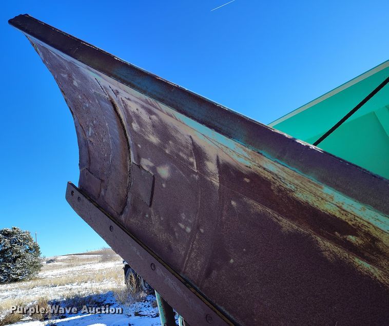 image for item DT0787 1974 Oshkosh P2025-1E1 dump / spreader truck