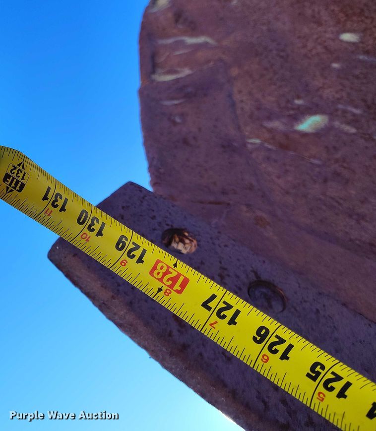 image for item DT0787 1974 Oshkosh P2025-1E1 dump / spreader truck