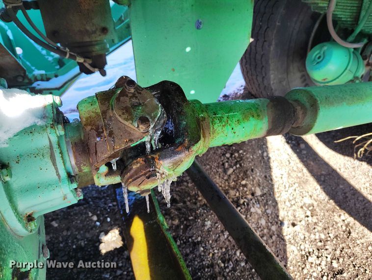 image for item DT0787 1974 Oshkosh P2025-1E1 dump / spreader truck