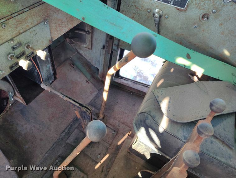 image for item DT0787 1974 Oshkosh P2025-1E1 dump / spreader truck