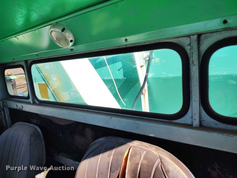 image for item DT0787 1974 Oshkosh P2025-1E1 dump / spreader truck