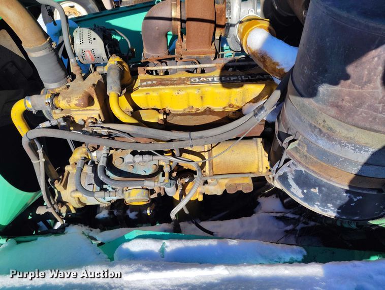 image for item DT0787 1974 Oshkosh P2025-1E1 dump / spreader truck