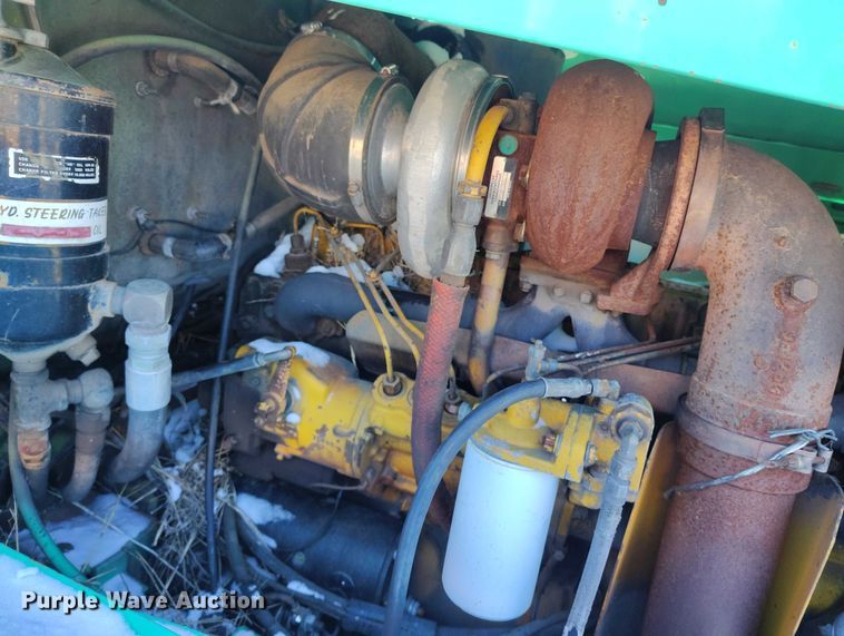 image for item DT0787 1974 Oshkosh P2025-1E1 dump / spreader truck