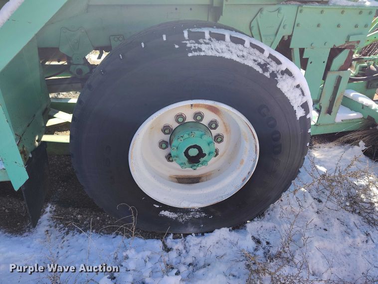 image for item DT0787 1974 Oshkosh P2025-1E1 dump / spreader truck