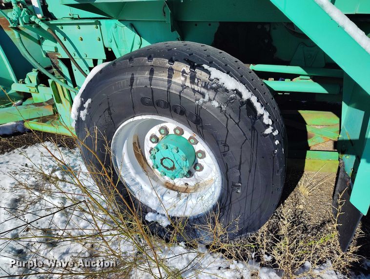 image for item DT0787 1974 Oshkosh P2025-1E1 dump / spreader truck