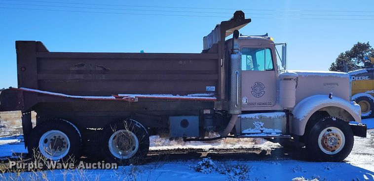 image for item DT0788 1974 Kenworth 923 dump truck