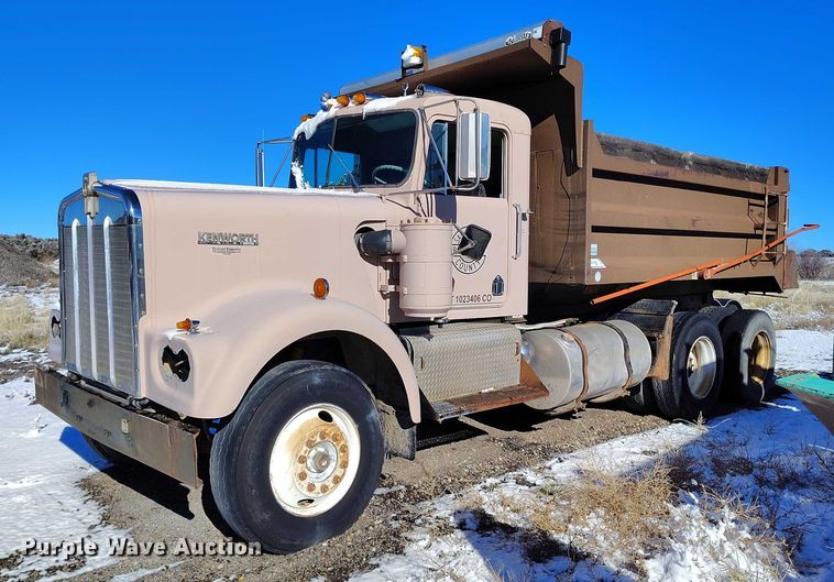 image for item DT0788 1974 Kenworth 923 dump truck