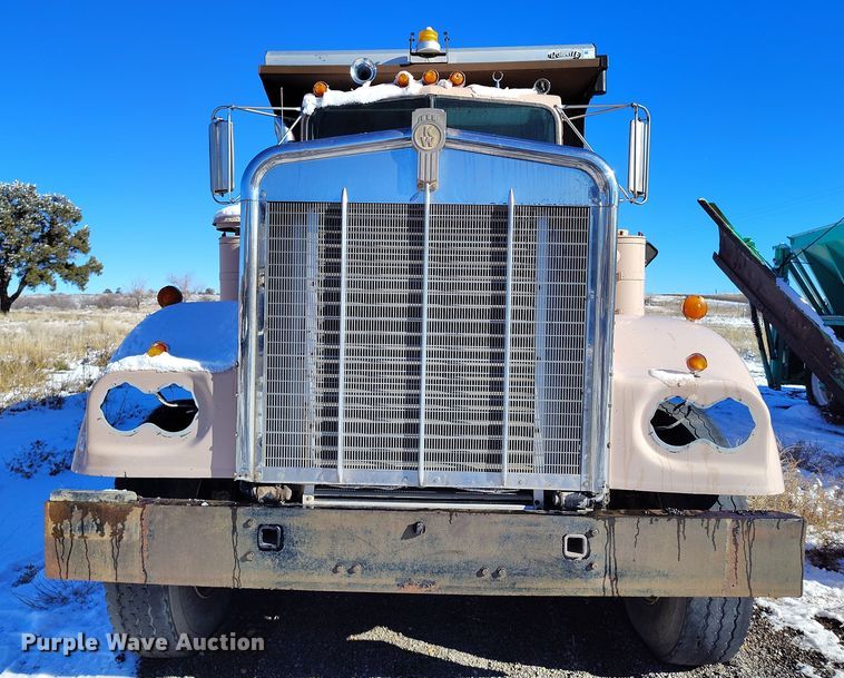 image for item DT0788 1974 Kenworth 923 dump truck
