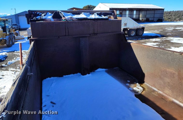 image for item DT0788 1974 Kenworth 923 dump truck