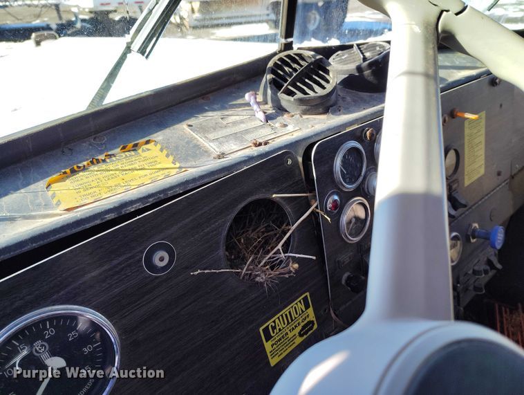 image for item DT0788 1974 Kenworth 923 dump truck