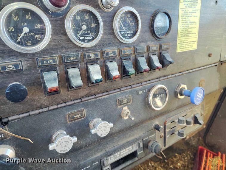 image for item DT0788 1974 Kenworth 923 dump truck