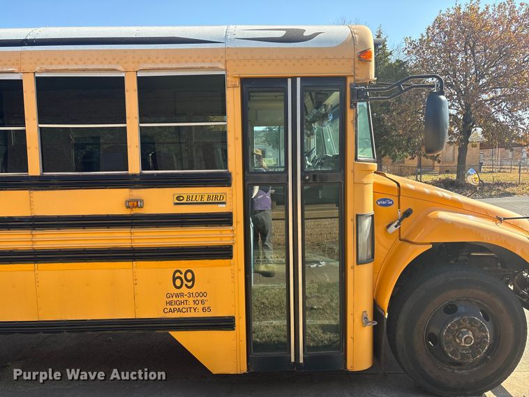 image for item DV5007 2007 Blue Bird BB Conventional school bus