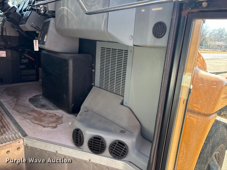 image for item DV5007 2007 Blue Bird BB Conventional school bus