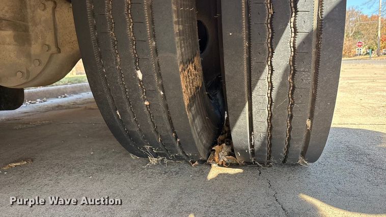 image for item DV5007 2007 Blue Bird BB Conventional school bus