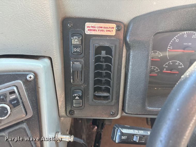 image for item DV5008 2010 Blue Bird Vision school bus