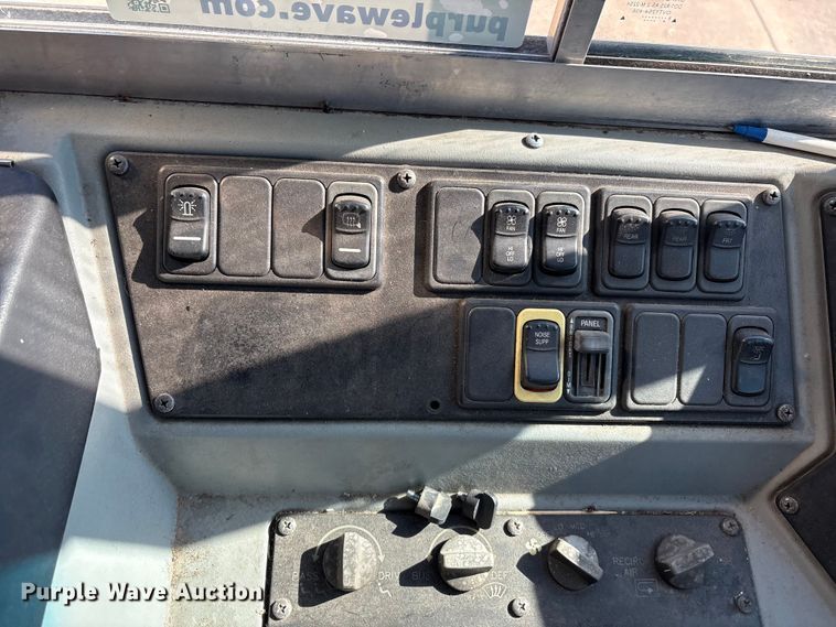 image for item DV5009 2010 Blue Bird Bb Conventional school bus