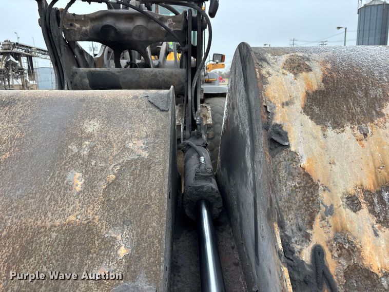 image for item DW7298 2014 Volvo L90G wheel loader