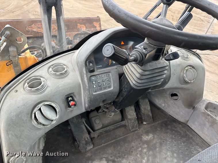 image for item DW7298 2014 Volvo L90G wheel loader