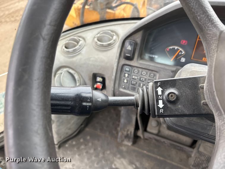 image for item DW7298 2014 Volvo L90G wheel loader