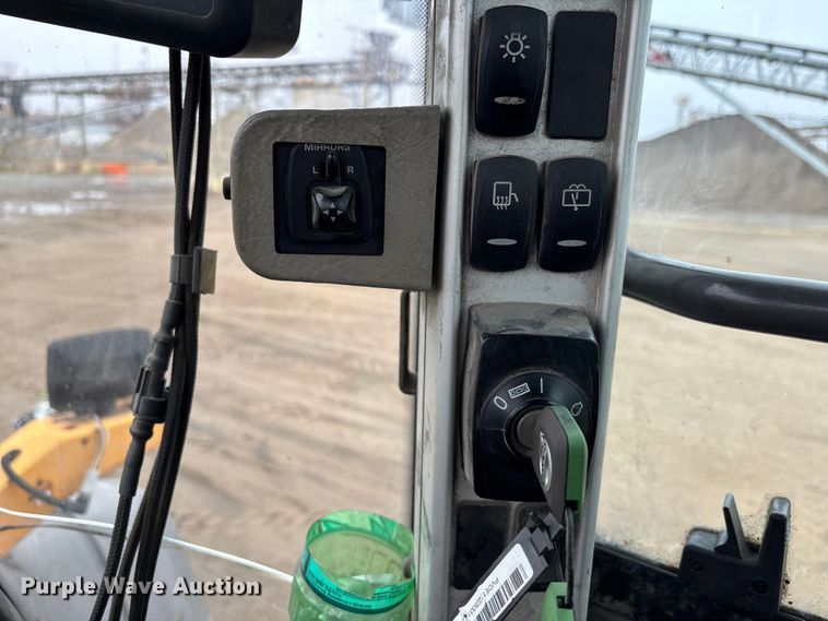 image for item DW7298 2014 Volvo L90G wheel loader