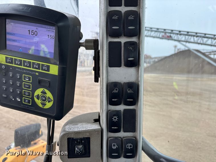 image for item DW7298 2014 Volvo L90G wheel loader