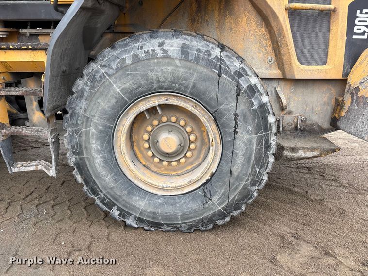 image for item DW7298 2014 Volvo L90G wheel loader