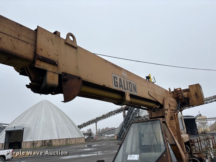 image for item DW7299 1975 Galion 150 Series A crane