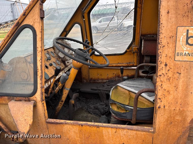 image for item DW7299 1975 Galion 150 Series A crane