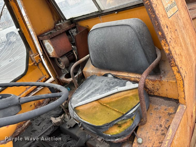 image for item DW7299 1975 Galion 150 Series A crane