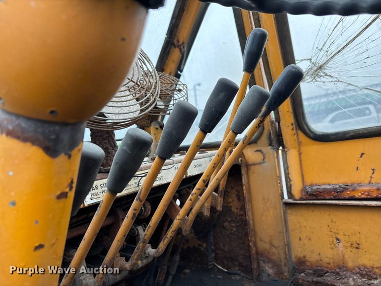 image for item DW7299 1975 Galion 150 Series A crane