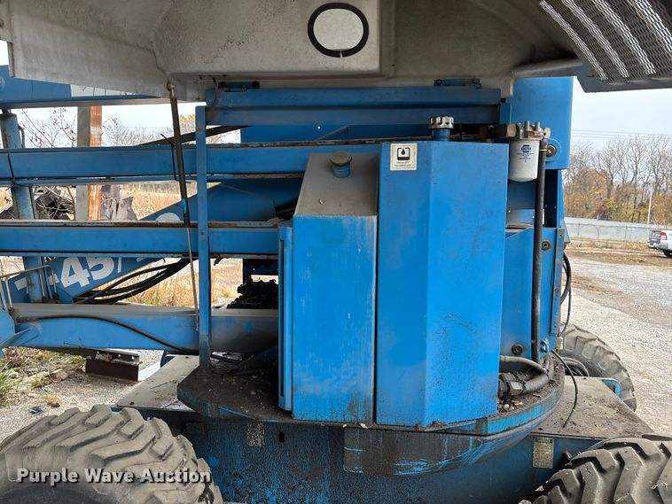 image for item DW7300 1998 Genie Z-45/22 boom lift
