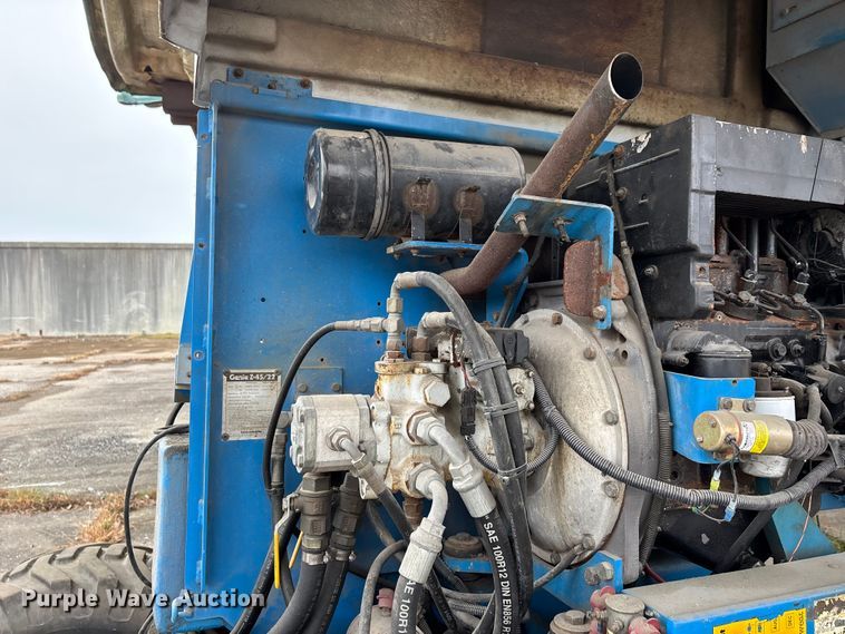 image for item DW7300 1998 Genie Z-45/22 boom lift