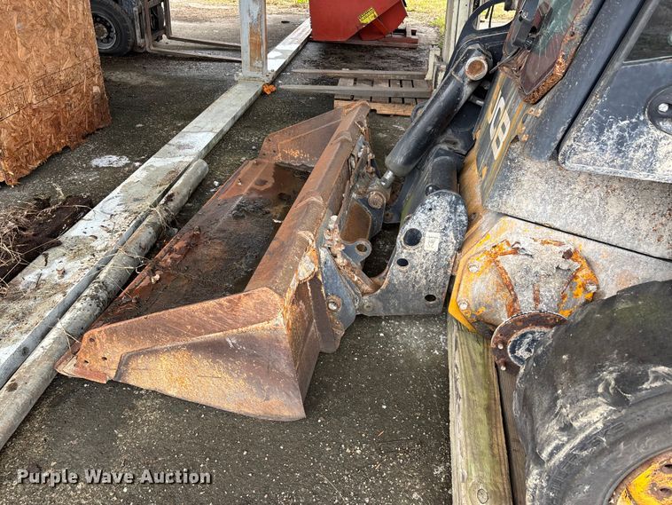 image for item DW7301 2011 JCB 260 skid steer loader