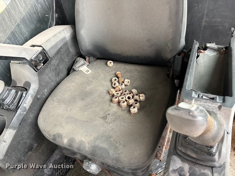 image for item DW7301 2011 JCB 260 skid steer loader