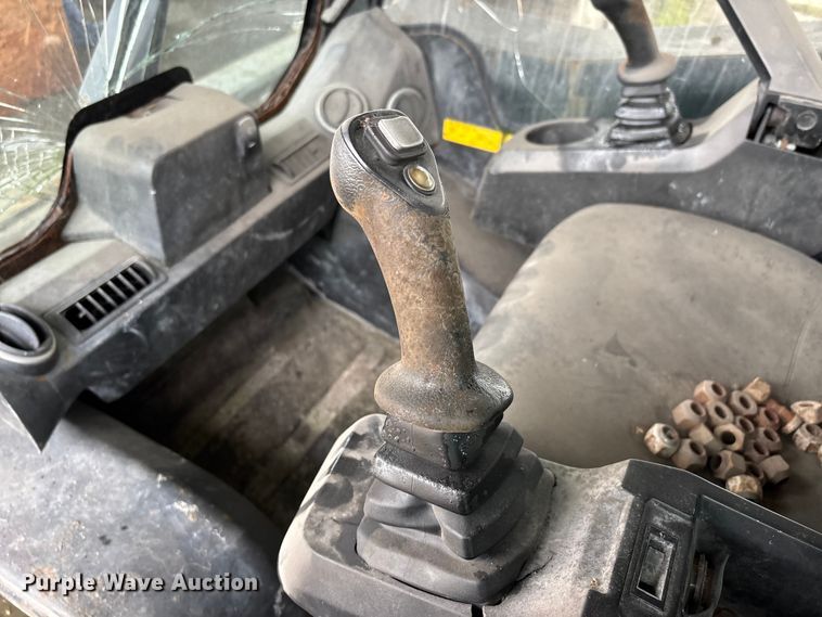 image for item DW7301 2011 JCB 260 skid steer loader