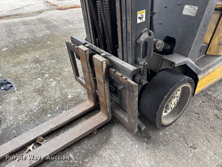 image for item DW7302 Yale GLC060TGNUAE084 forklift