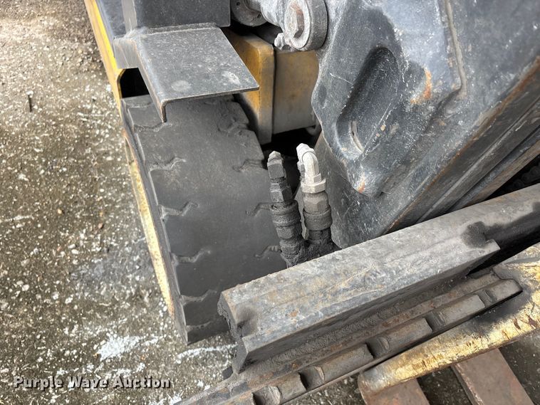 image for item DW7302 Yale GLC060TGNUAE084 forklift