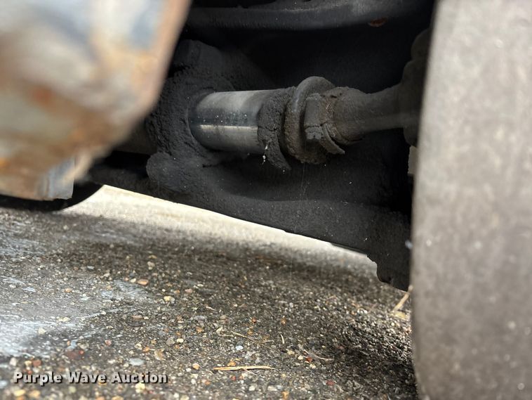 image for item DW7302 Yale GLC060TGNUAE084 forklift