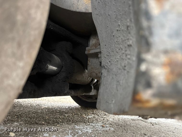 image for item DW7302 Yale GLC060TGNUAE084 forklift