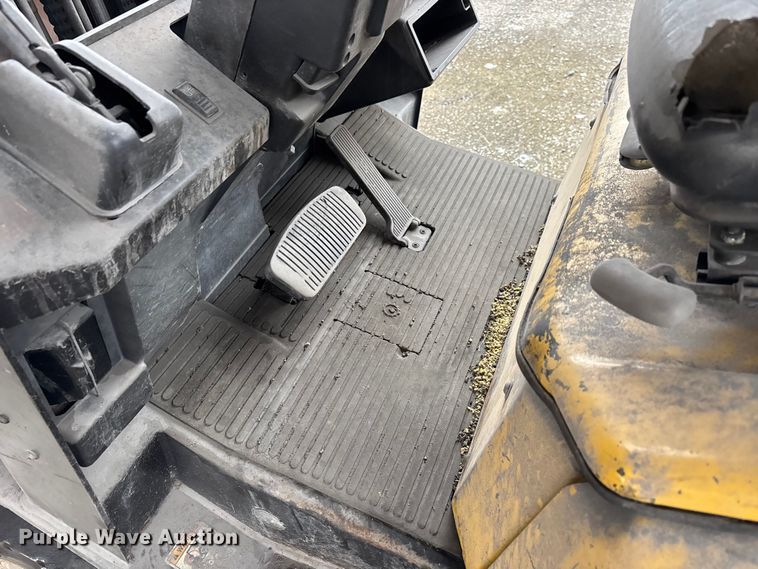 image for item DW7302 Yale GLC060TGNUAE084 forklift