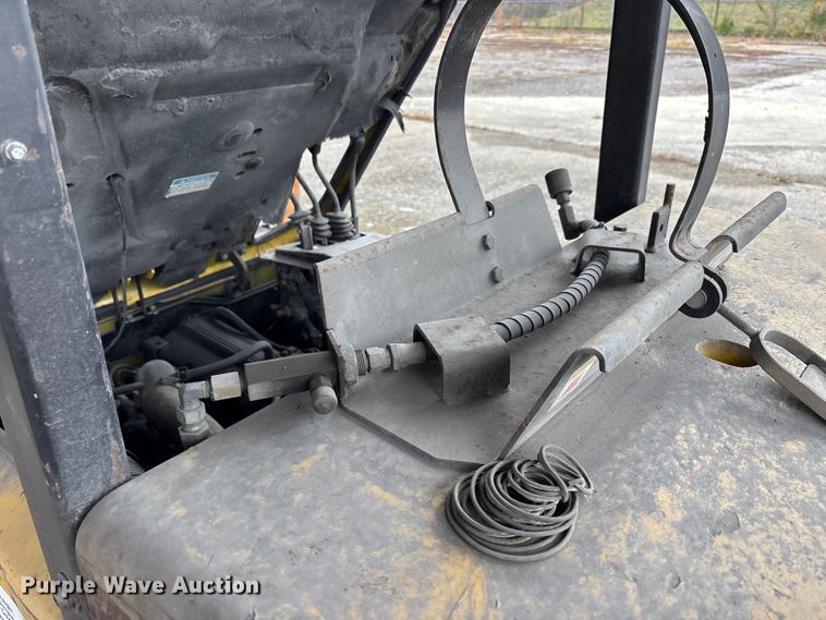 image for item DW7302 Yale GLC060TGNUAE084 forklift