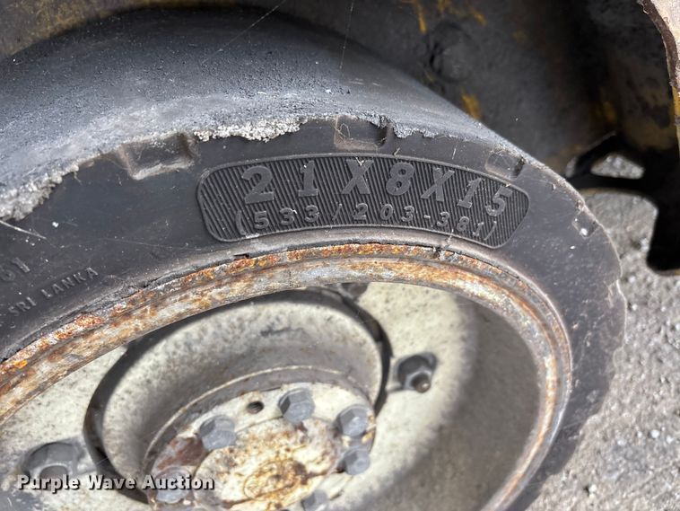 image for item DW7302 Yale GLC060TGNUAE084 forklift