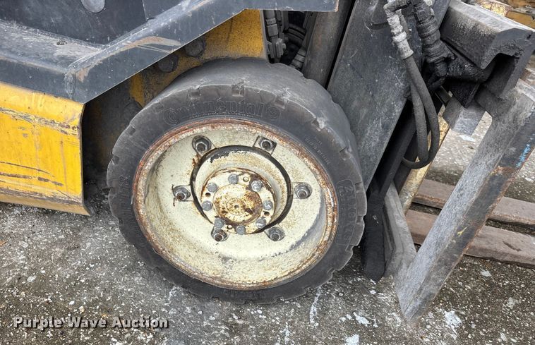 image for item DW7302 Yale GLC060TGNUAE084 forklift