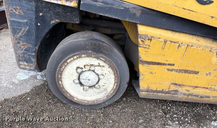 image for item DW7302 Yale GLC060TGNUAE084 forklift