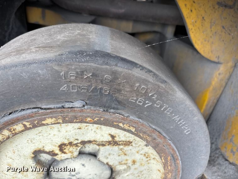 image for item DW7302 Yale GLC060TGNUAE084 forklift