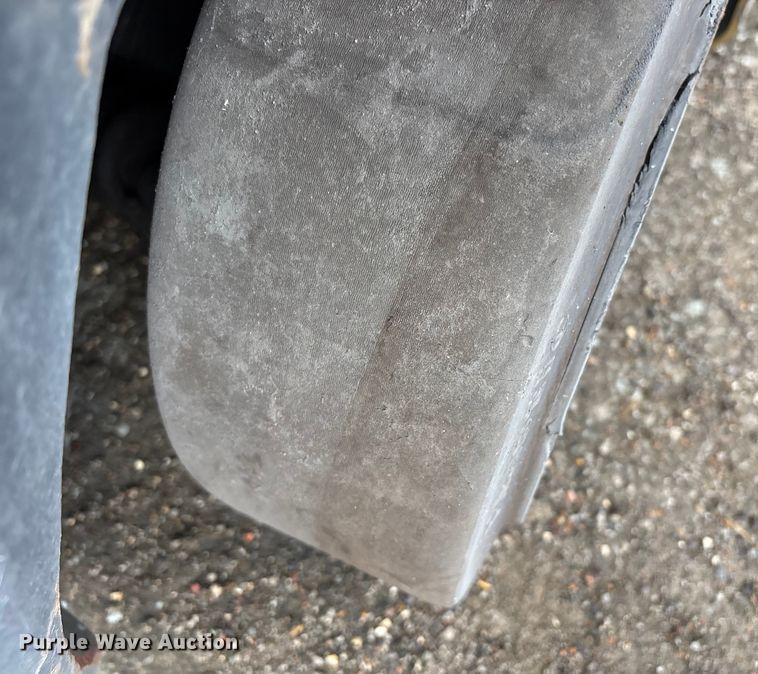 image for item DW7302 Yale GLC060TGNUAE084 forklift