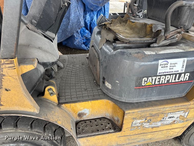 image for item DW7303 Caterpillar GP25K forklift