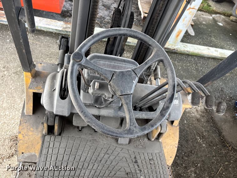 image for item DW7303 Caterpillar GP25K forklift