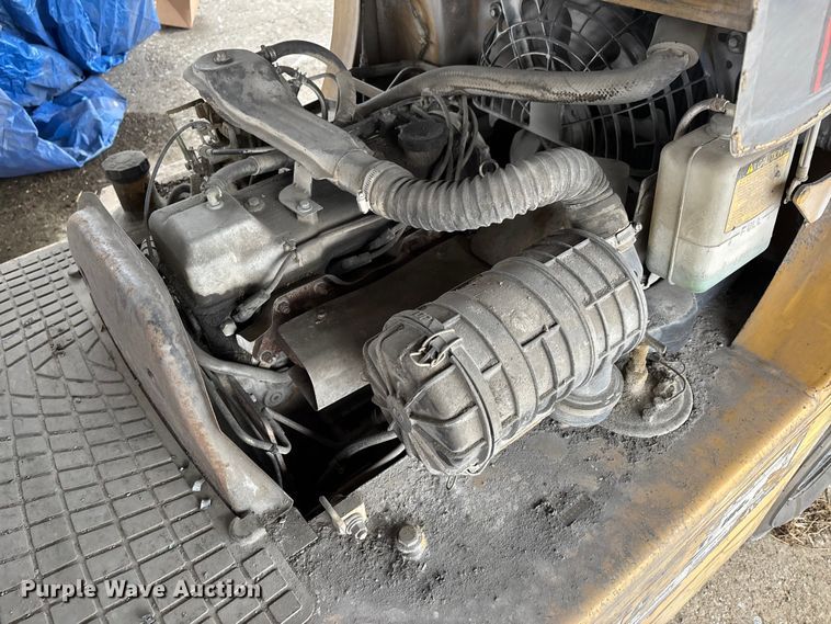 image for item DW7303 Caterpillar GP25K forklift