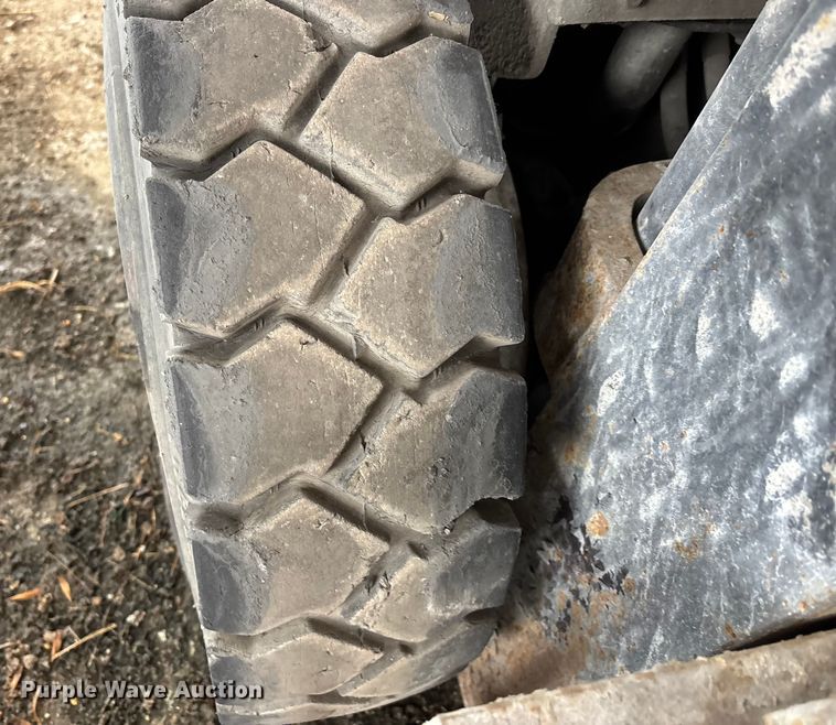 image for item DW7303 Caterpillar GP25K forklift